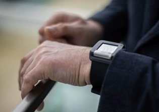 內(nèi)置傳感器可檢測(cè)心臟問(wèn)題的可穿戴腕表