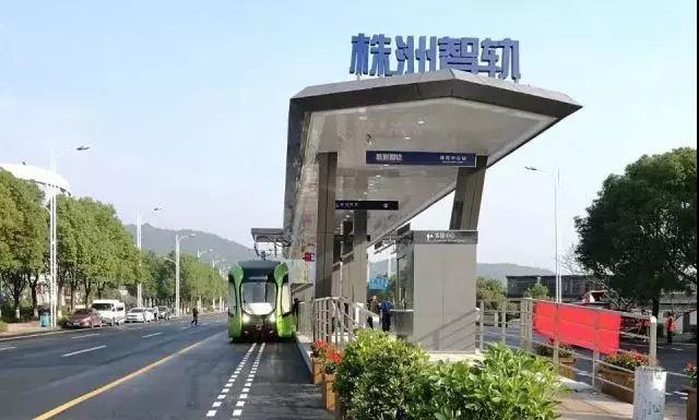 全球首條智軌在四川開(kāi)通 車載傳感器為列車保駕護(hù)航 全球首條智軌在四川開(kāi)通 車載傳感器為列車保駕護(hù)航